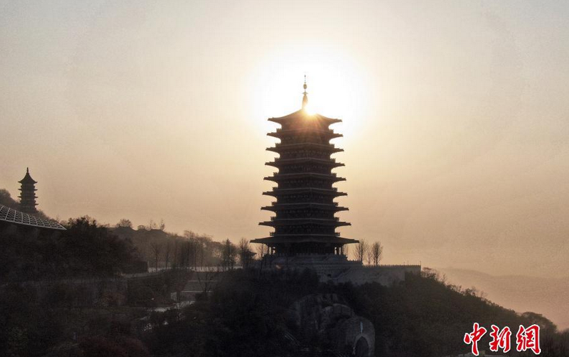 古典与现代结合 南京牛首山风光绮丽