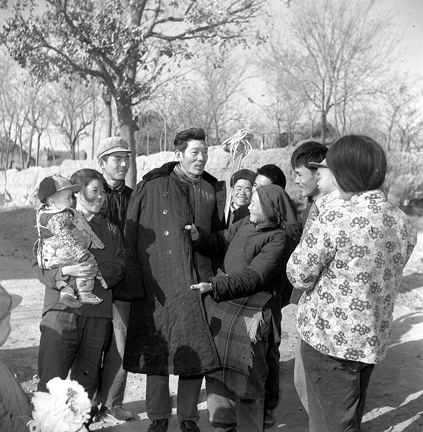 13亿人的40年——老照片中的百姓生活变迁
