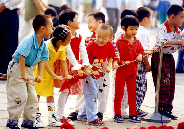 13亿人的40年——老照片中的百姓生活变迁