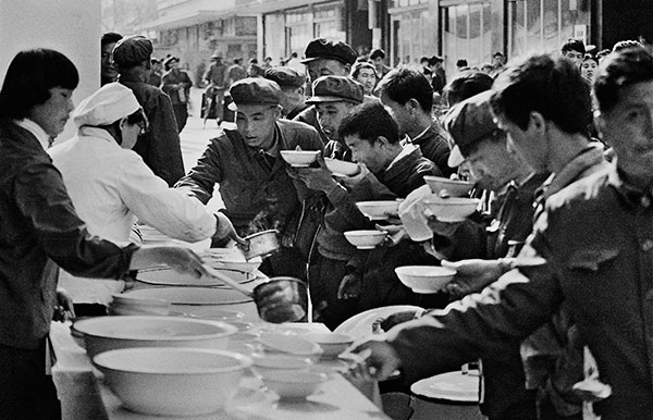 13亿人的40年——老照片中的百姓生活变迁