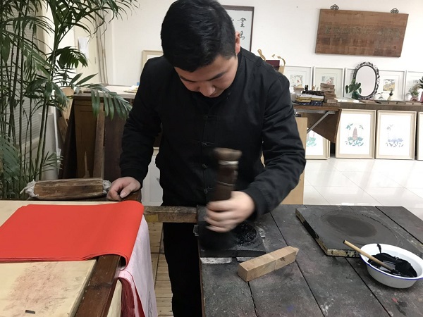 年轻人何以支撑起桃花坞木刻年画的天地