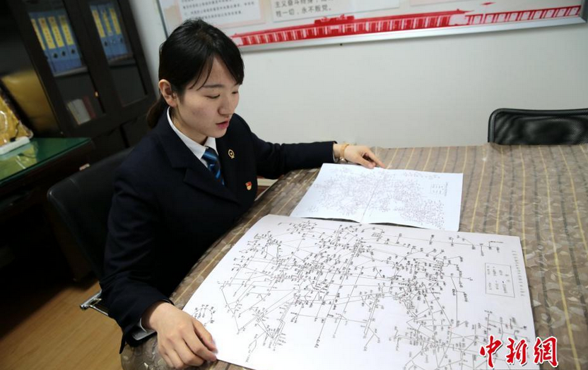 西安火车站“最强大脑”售票员 靠记忆画出全国铁路图