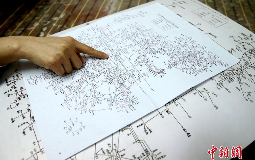 西安火车站“最强大脑”售票员 靠记忆画出全国铁路图