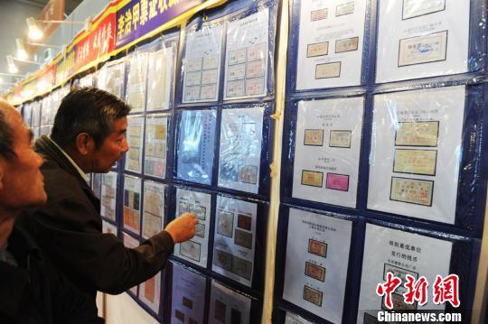 甘肃藏家集近4万枚旧票证引“过来人”忆老时光