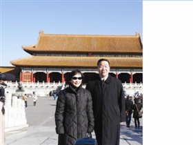 周功鑫在台北故宫博物院院长任内，于2009年2月访问北京与当时的北京故宫郑欣淼院长合影