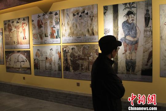 辽文化博物馆展示“北国风韵 辽土丹青”—法库境内及国内发现的辽代壁画　沈殿成　摄